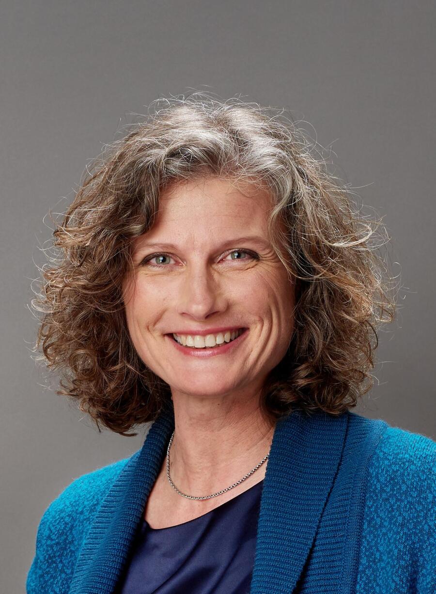  Prof. Dr. Egija Zaura